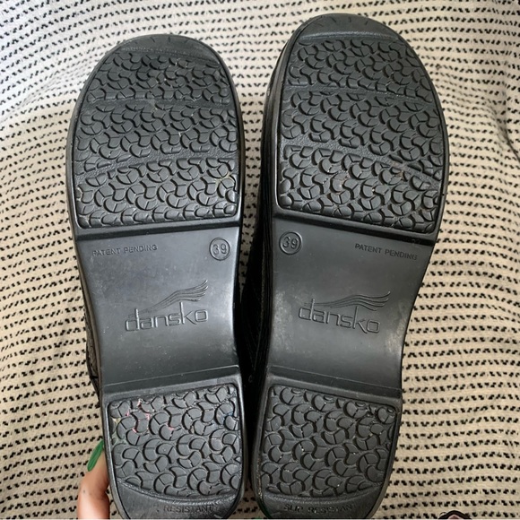 Dansko GUC Black Tooled Leather Clogs 39 - Picture 7 of 7